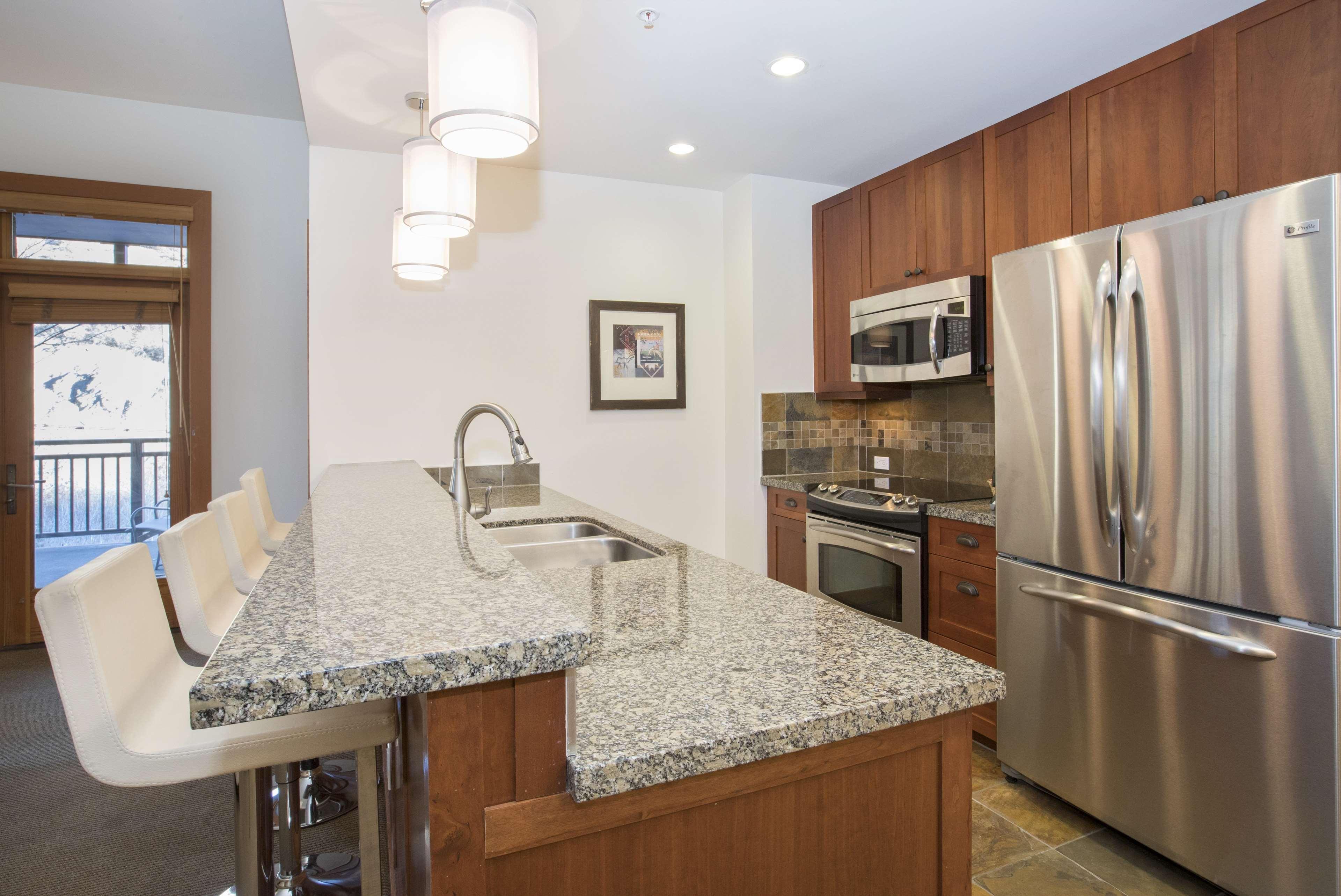 Snowmass Hospitality 4*