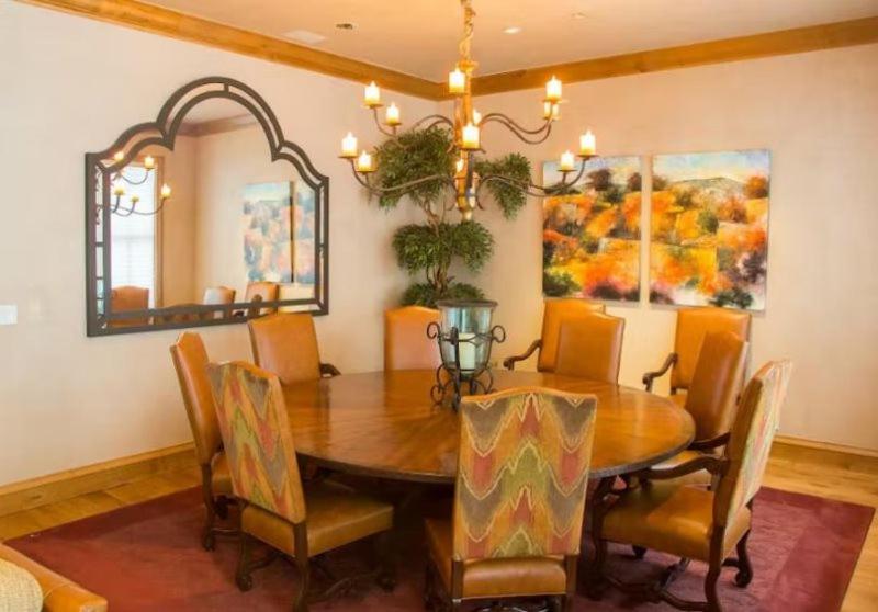 Snowmass 4 Bedroom Townhome With Ski-in, Ski-out Access At Woodrun Snowmass Village