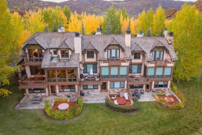 Snowmass 4 Bedroom Townhome With Ski-in, Ski-out Access At Woodrun * Snowmass Village