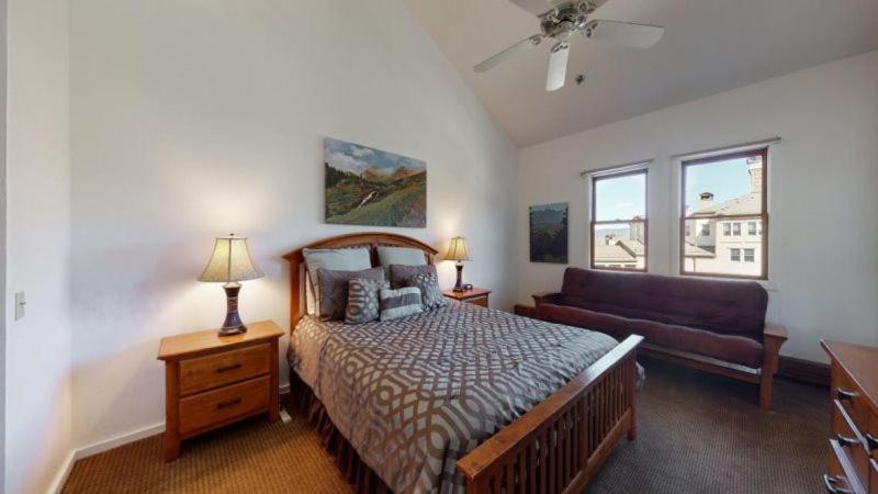 In, Out, 3 Bedroom Luxury In The Heart Of Snowmass Village