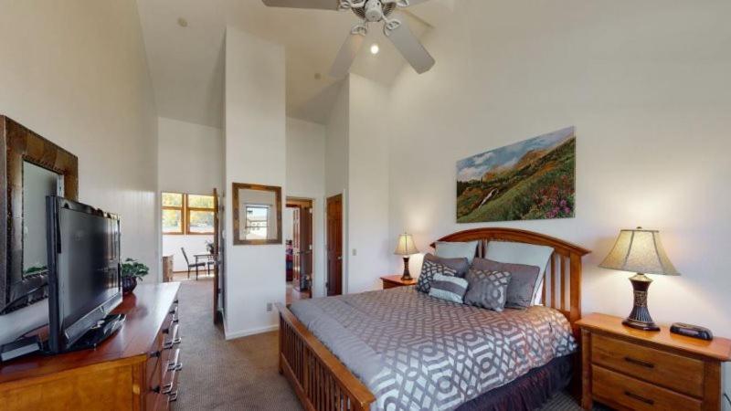 In, Out, 3 Bedroom Luxury In The Heart Of