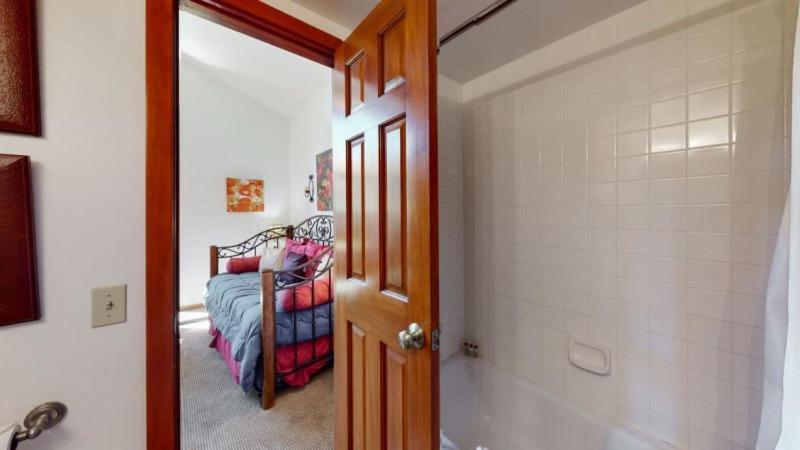 In, Out, 3 Bedroom Luxury In The Heart Of Holiday home Snowmass Village