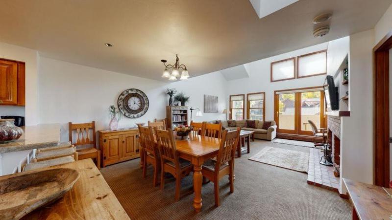 In, Out, 3 Bedroom Luxury In The Heart Of Holiday home *