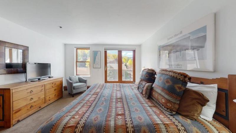 Holiday home In, Out, 3 Bedroom Luxury In The Heart Of Snowmass Village
