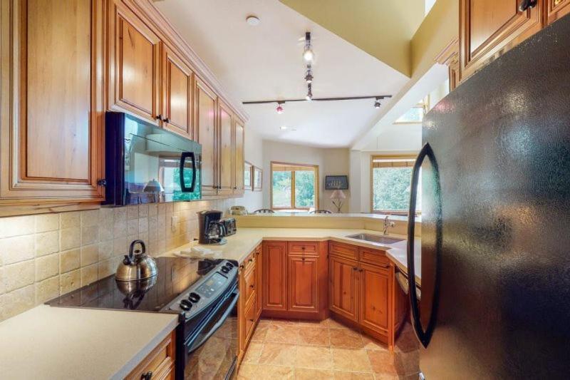 Ski-in, Ski-out Spacious In A Perfect Locale, Next To Gondola And Close To Apartment