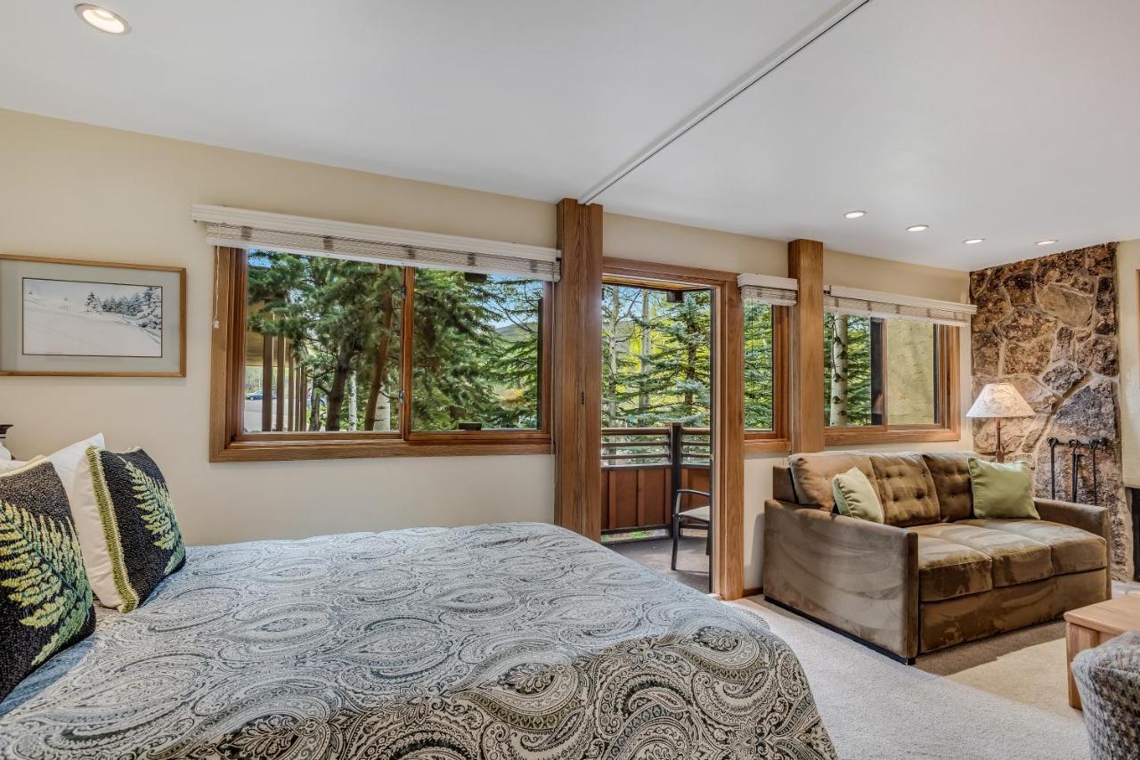 Laurelwood 207 *