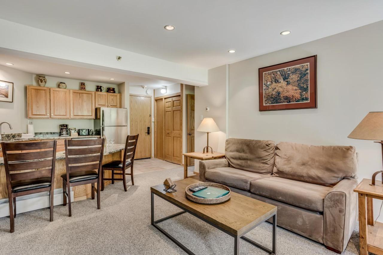 Laurelwood 403