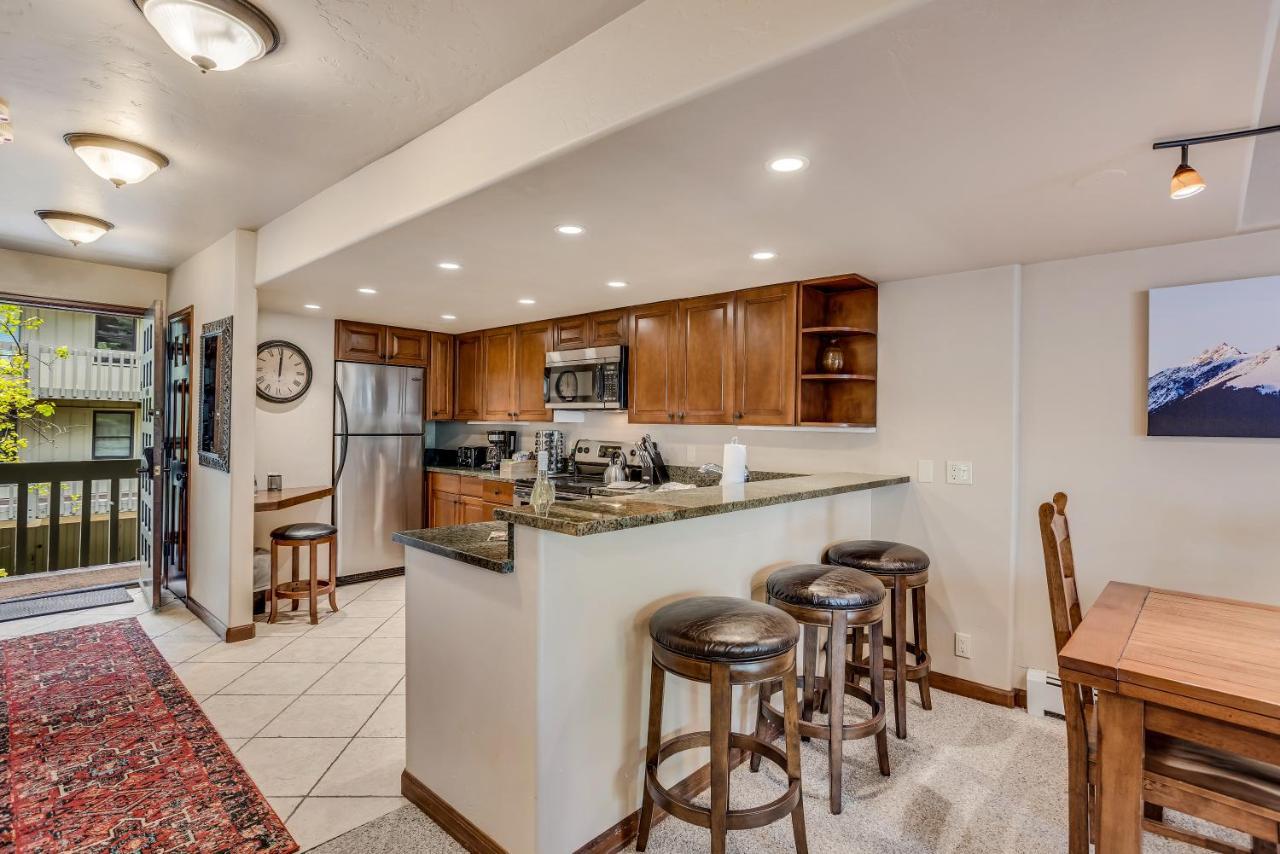 Interlude 2-bedroom Unit 203 Holiday home Snowmass Village
