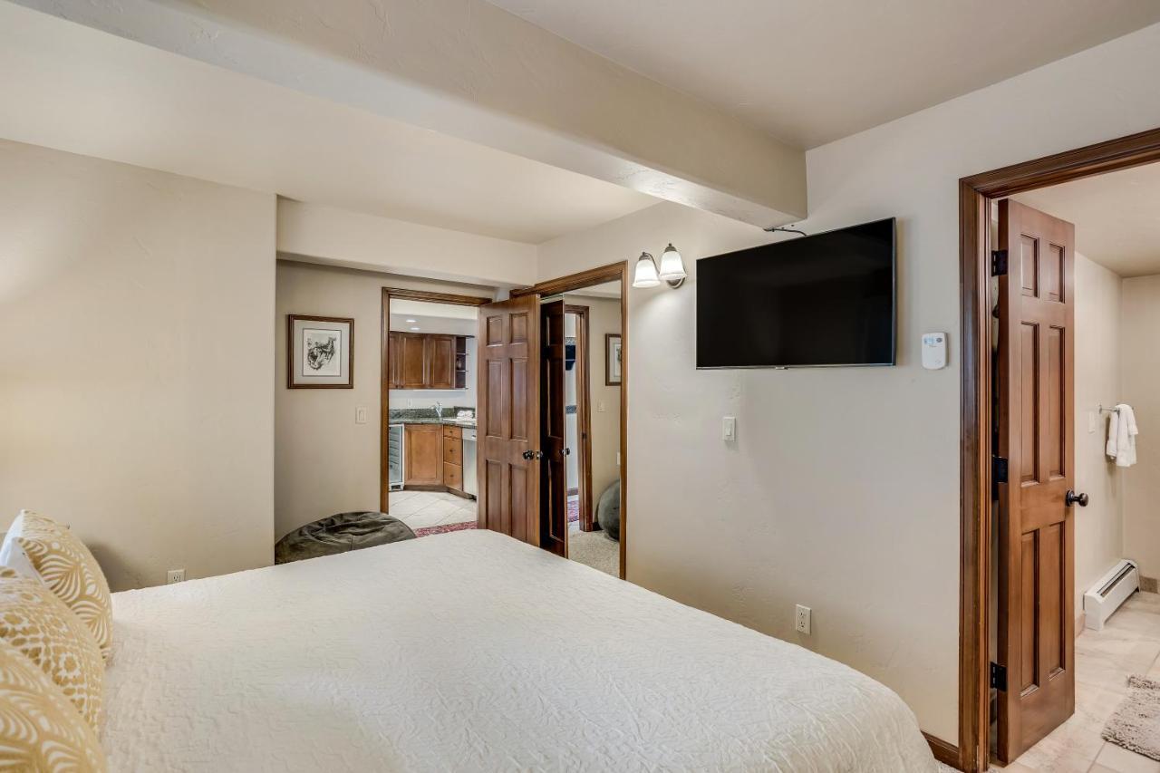 Interlude 2-bedroom Unit 203 Holiday home Snowmass Village