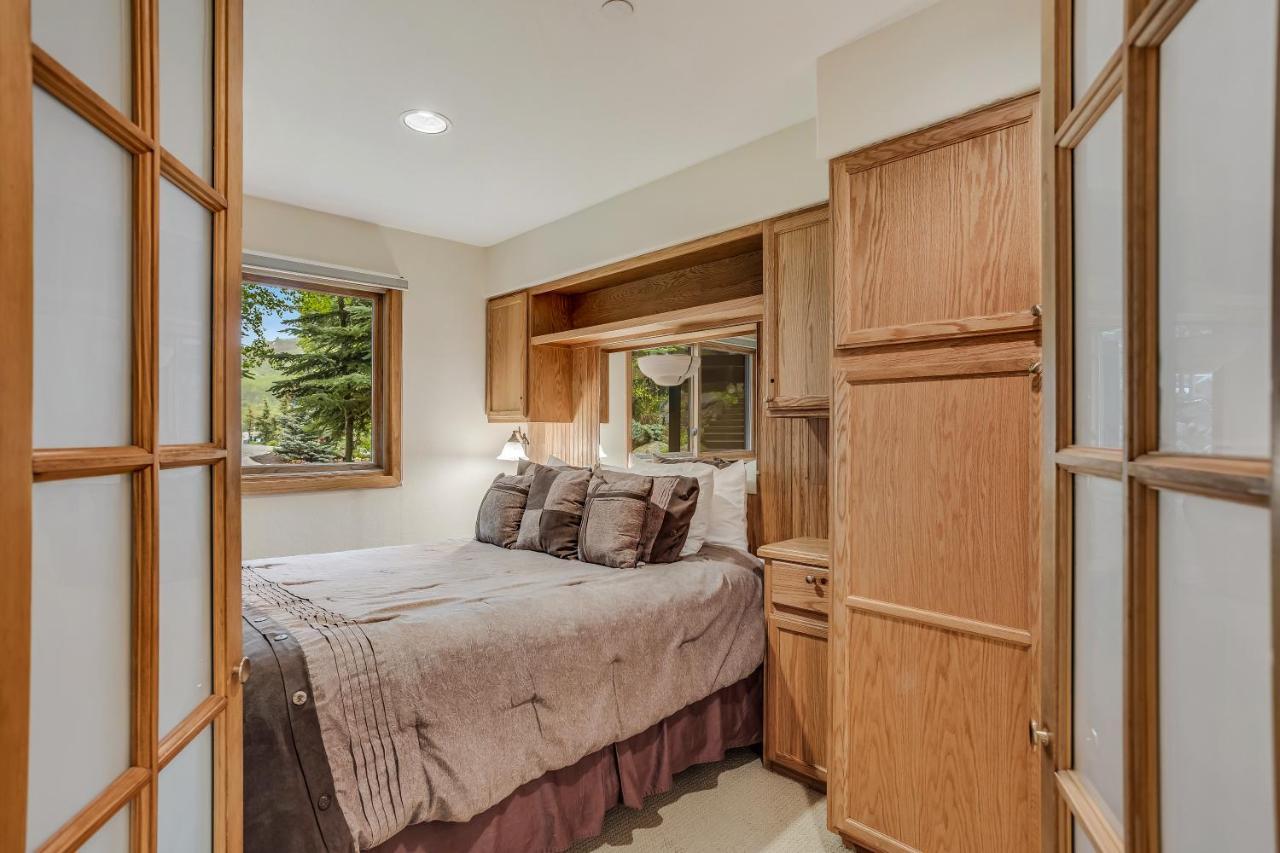 Laurelwood 203
