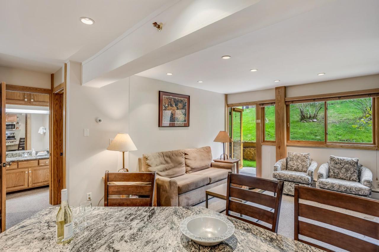 Laurelwood 403 *