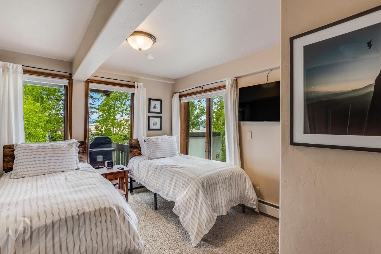 Interlude 2-bedroom Unit 203 Holiday home Snowmass Village