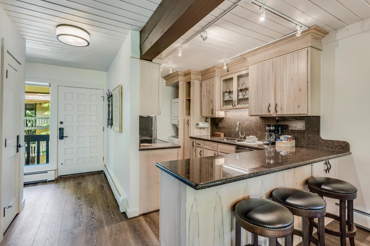 Interlude 2-bedroom Unit 204 Holiday home Snowmass Village