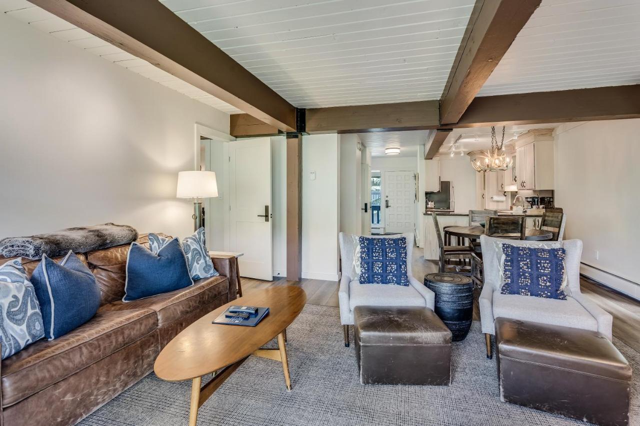 Interlude 2-bedroom Unit 204 Holiday home Snowmass Village