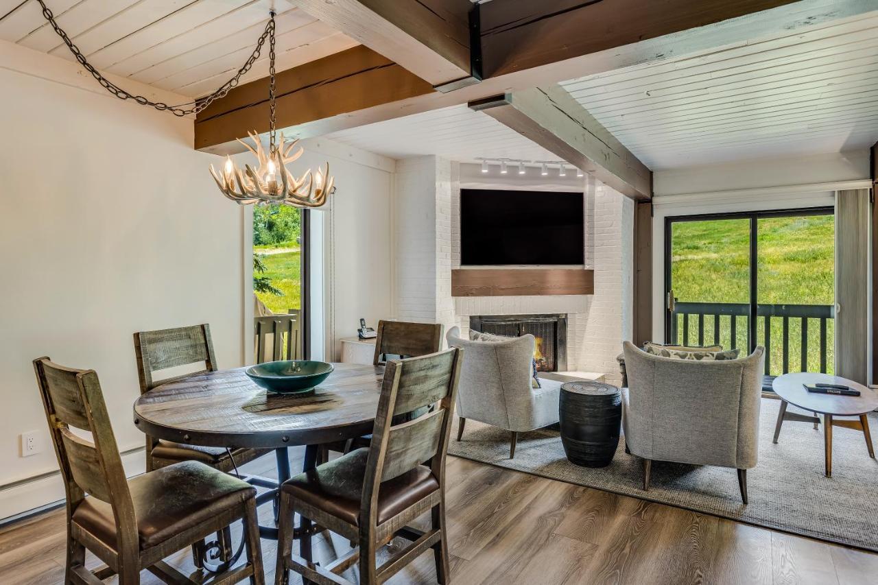Interlude 2-bedroom Unit 204 Holiday home Snowmass Village