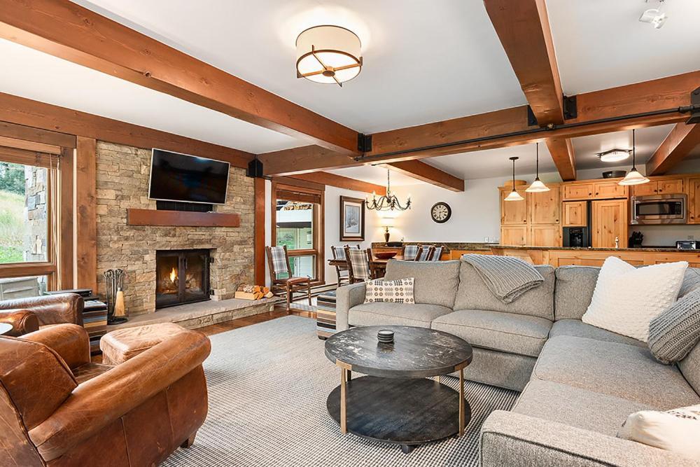 Enclave 108, Snowmass Ski-in Ski-out With Shared Pool, Hot Tub & Gym *