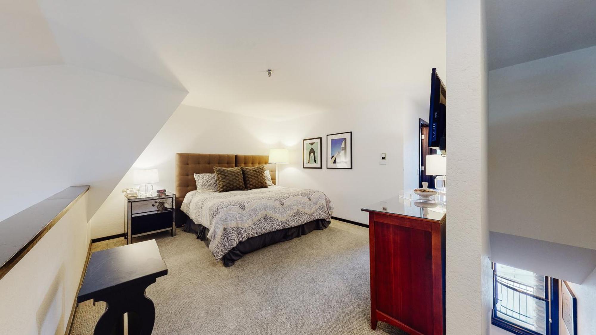Woodrun Place Aparthotel
