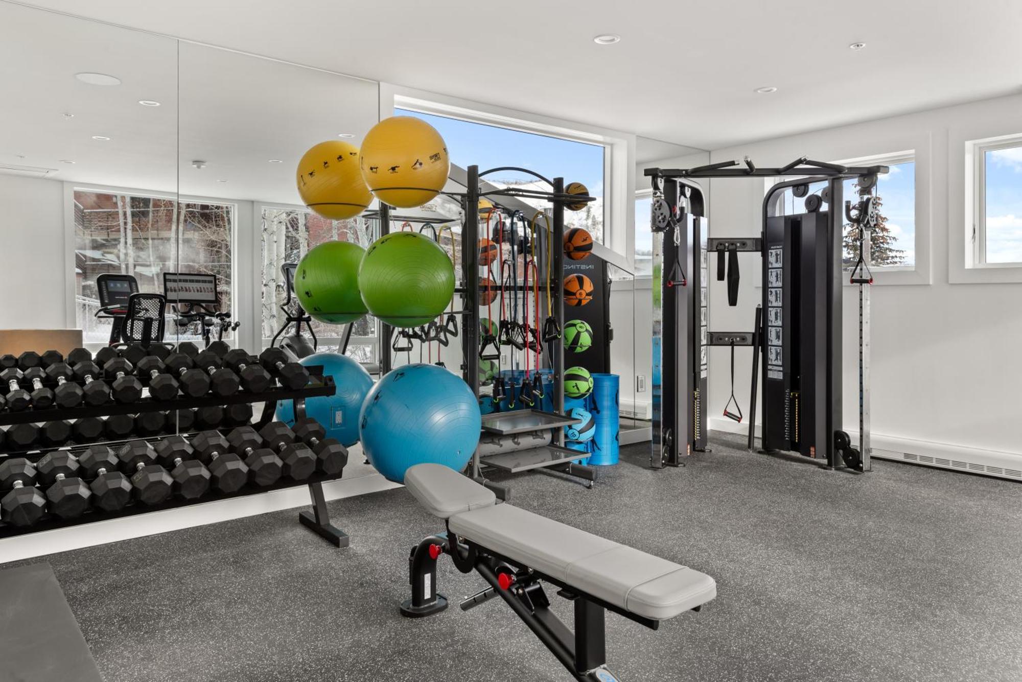 Holiday home Enclave 312, Ski-in/ski-out Condo, Floor W/ Hot Tub, Gym And Out Door Pool In Snowmass Snowmass Village