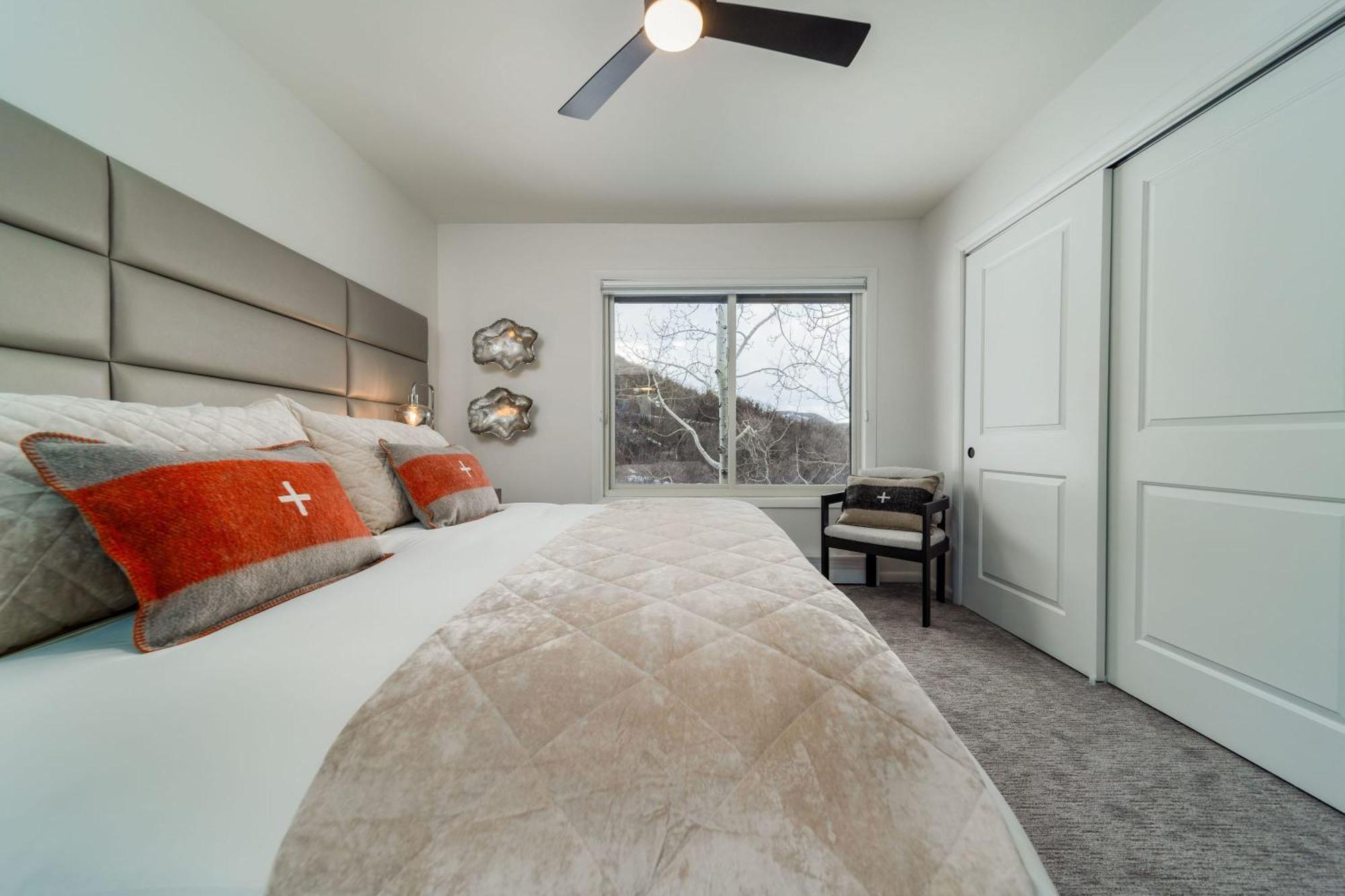New Listing Just Renovated 3br 3ba Apartment *
