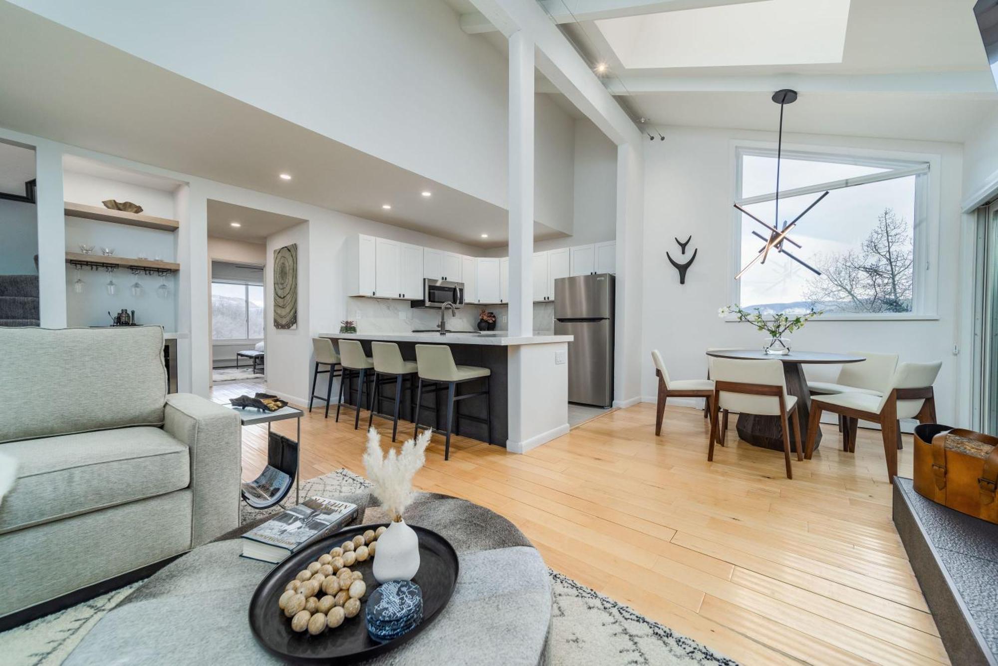 New Listing Just Renovated 3br 3ba Snowmass Village