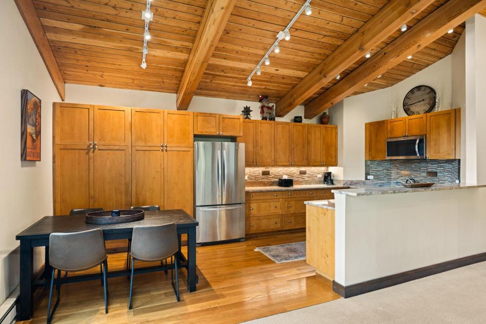 Enclave 312, Ski-in/ski-out Condo, Floor W/ Hot Tub, Gym And Out Door Pool In Snowmass
