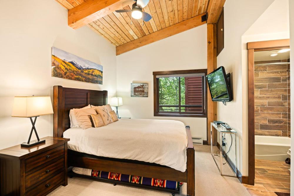 Enclave 312, Ski-in/ski-out Condo, Floor W/ Hot Tub, Gym And Out Door Pool In Snowmass *