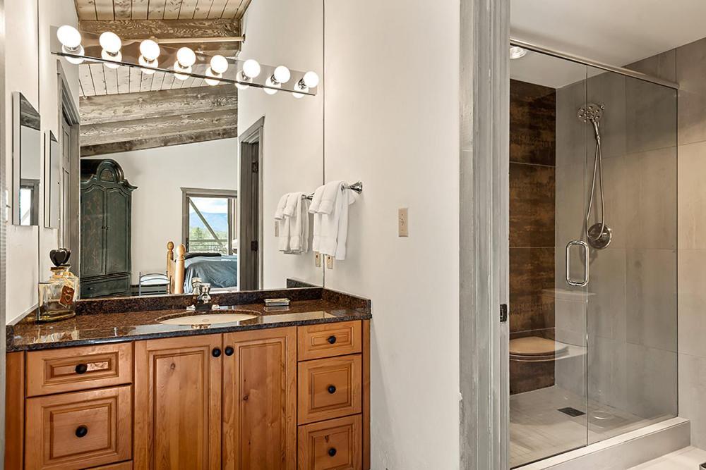 Enclave 307, Snowmass Ski-in/ski-out W/shared Pool/hot Tub *