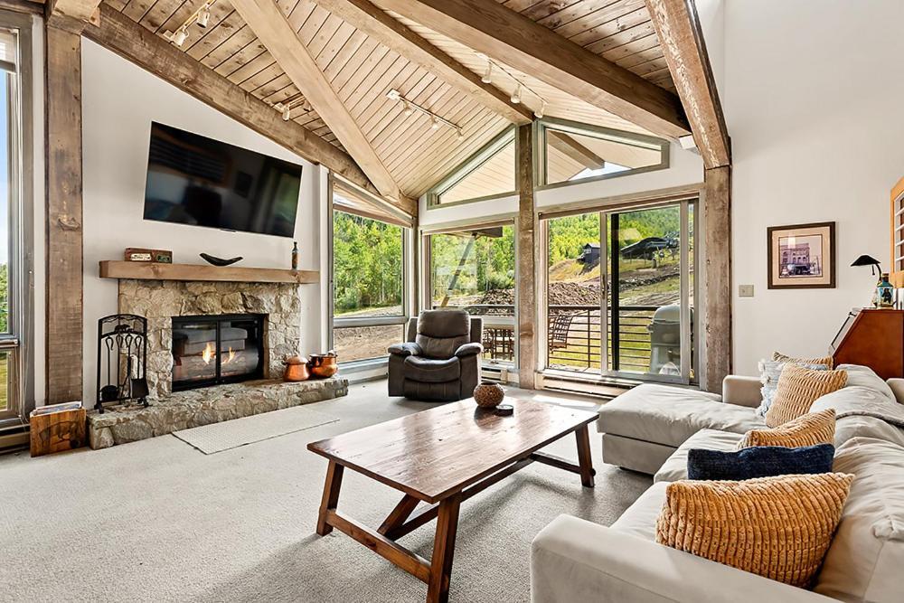 Enclave 307, Snowmass Ski-in/ski-out W/shared Pool/hot Tub *