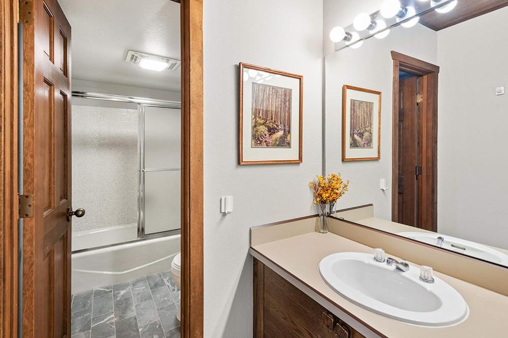 Enclave 208, Snowmass Ski-in/ski-out W/shared Pool/hot Tub/wifi Holiday home Snowmass Village