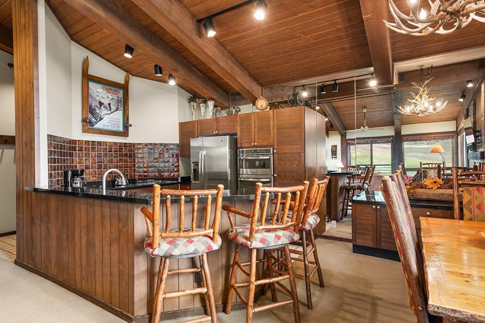 Enclave 303, Snowmass Ski-in/ski-out With Shared Pool/hot Tub