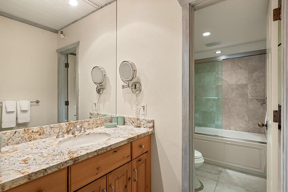 Enclave 207, Snowmass Ski-in/ski-out W/shared Pool/hot Tub Holiday home Snowmass Village