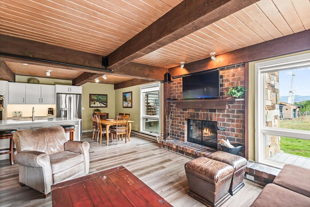 Enclave 103, Snowmass Ski-in/ski-out W/shared Pool/hot Tub Holiday home