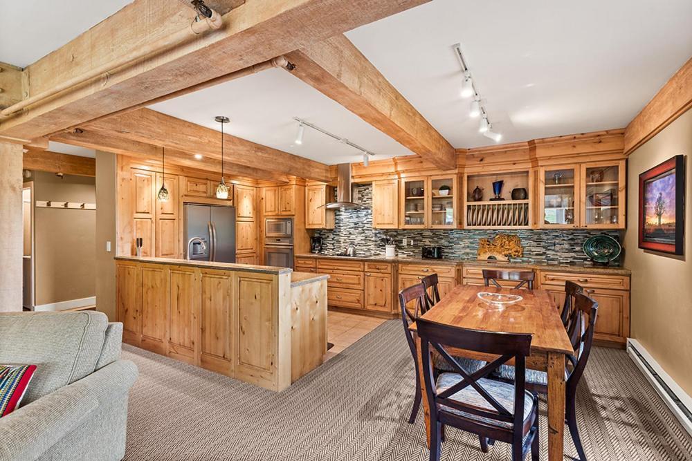 Enclave 102, Snowmass Ski-in/ski-out W/shared Pool/hot Tub Holiday home *