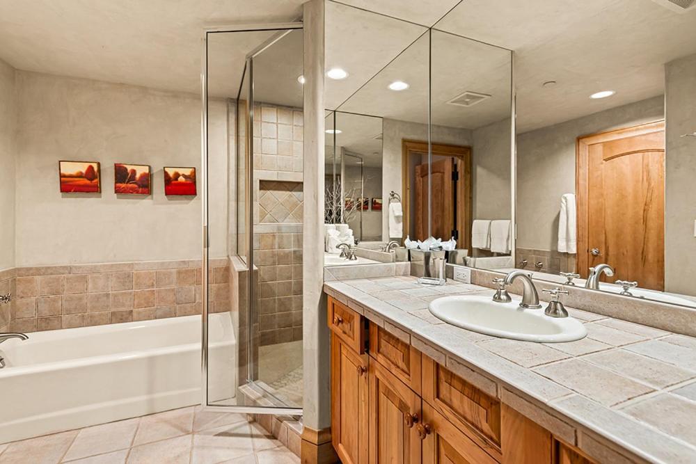 Owl Creek 04, Ski-in, Ski-out Luxury Townhome With Private Hot Tub In Holiday home Snowmass Village