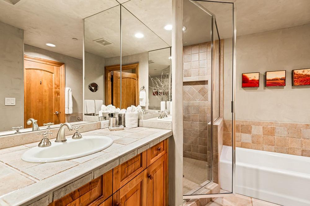 Owl Creek 04, Ski-in, Ski-out Luxury Townhome With Private Hot Tub In Holiday home