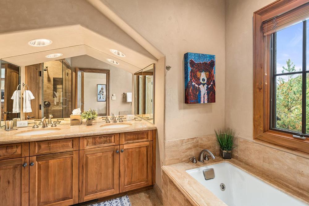 Holiday home Owl Creek 04, Ski-in, Ski-out Luxury Townhome With Private Hot Tub In *