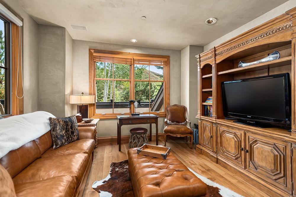 Owl Creek 04, Ski-in, Ski-out Luxury Townhome With Private Hot Tub In *