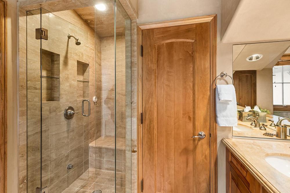 Holiday home Owl Creek 04, Ski-in, Ski-out Luxury Townhome With Private Hot Tub In *