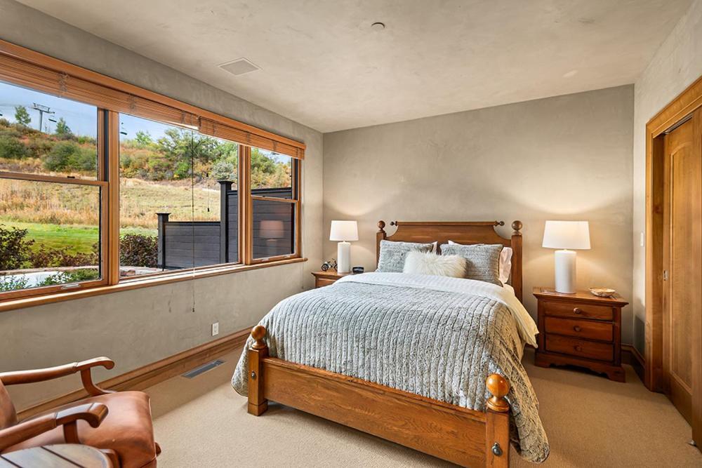 Owl Creek 04, Ski-in, Ski-out Luxury Townhome With Private Hot Tub In