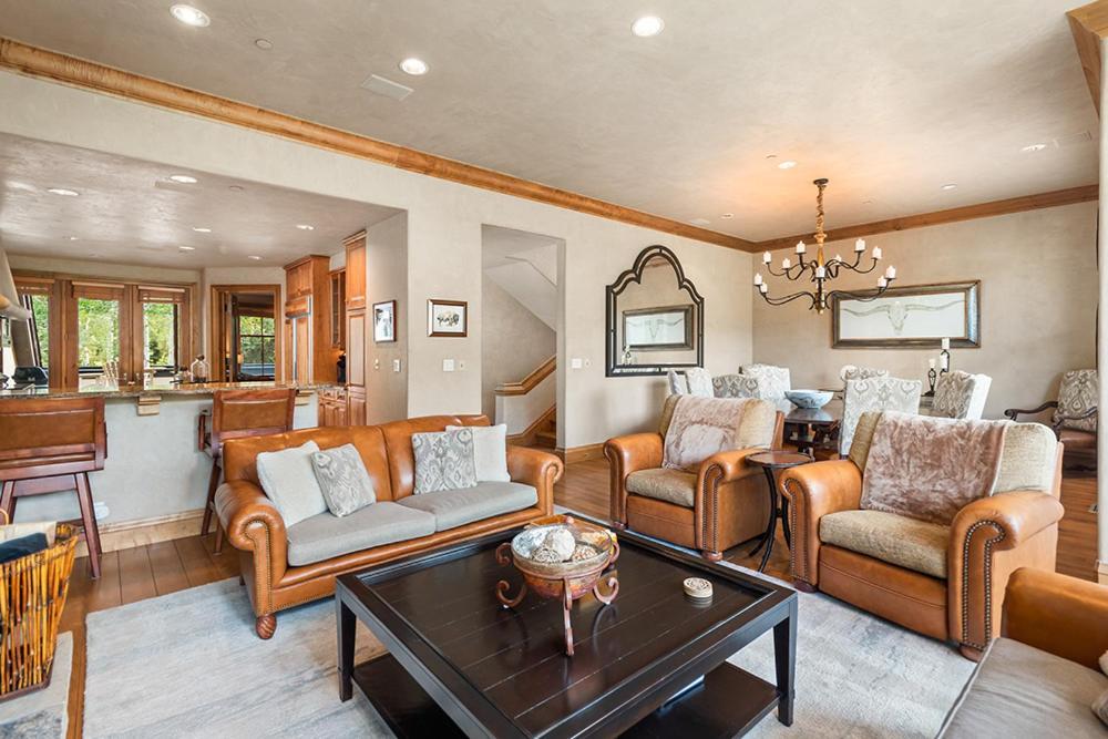 Owl Creek 04, Ski-in, Ski-out Luxury Townhome With Private Hot Tub In Holiday home *