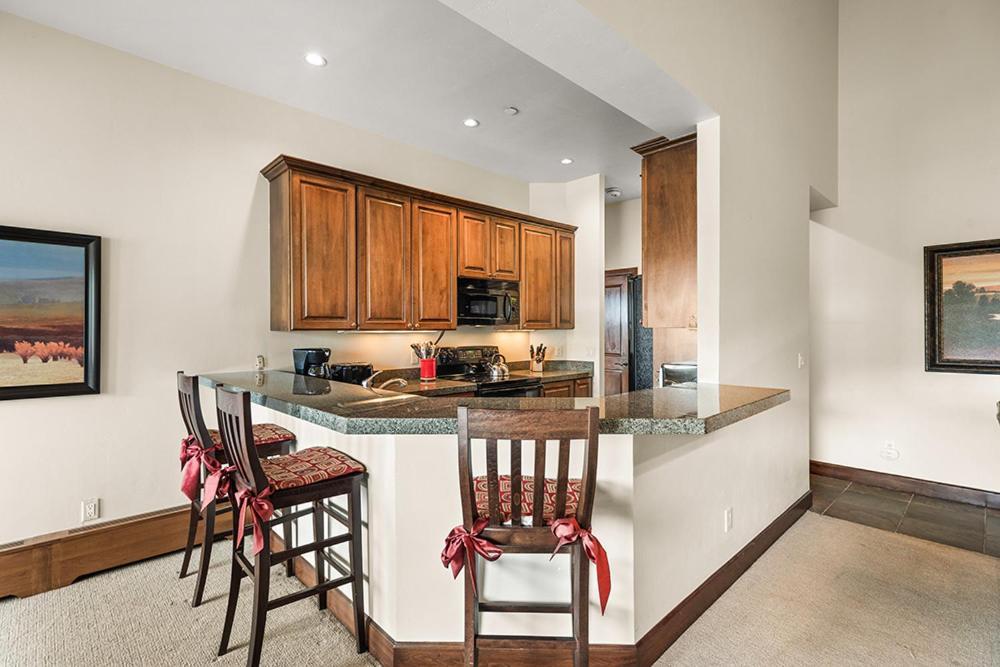 Chamonix 46, Snowmass Ski-in/ski-out W/shared Hot Tub/pool Holiday home Snowmass Village