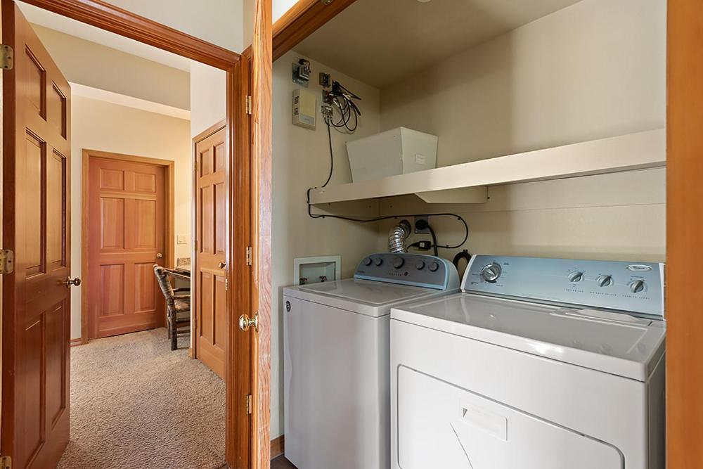 Chamonix 54, Snowmass Ski-in/ski-out With Pool, Hot Tub, Free Wifi, & Airport Shuttle Holiday home