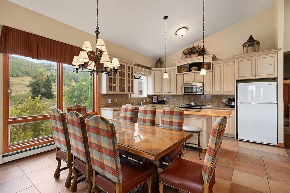 Holiday home Chamonix 54, Snowmass Ski-in/ski-out With Pool, Hot Tub, Free Wifi, & Airport Shuttle Snowmass Village