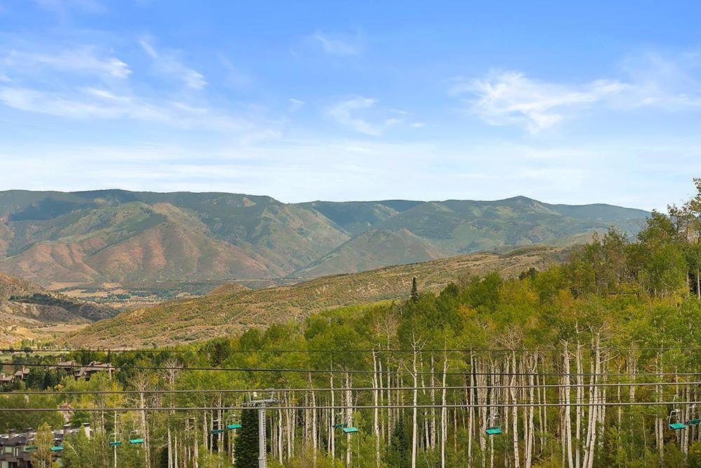 Holiday home Chamonix 54, Snowmass Ski-in/ski-out With Pool, Hot Tub, Free Wifi, & Airport Shuttle