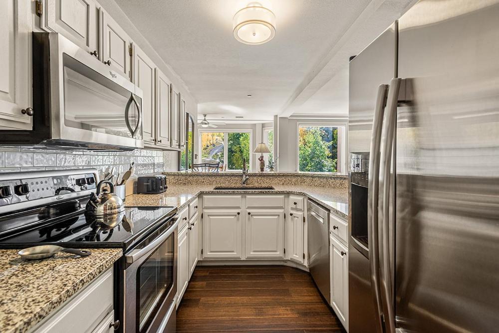 Holiday home Chamonix 31, Snowmass Ski-in/ski-out W/shared Hot Tub/pool/private Washer/dryer/wifi