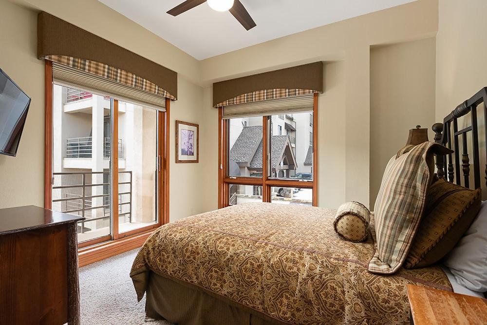 Chamonix 54, Snowmass Ski-in/ski-out With Pool, Hot Tub, Free Wifi, & Airport Shuttle *