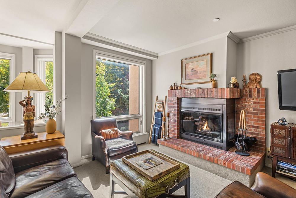 Chamonix 31, Snowmass Ski-in/ski-out W/shared Hot Tub/pool/private Washer/dryer/wifi Holiday home