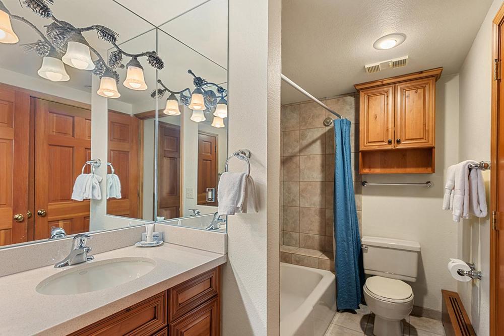 Chamonix 41, Snowmass Ski-in/ski-out W/washer/dryer/free Wifi *