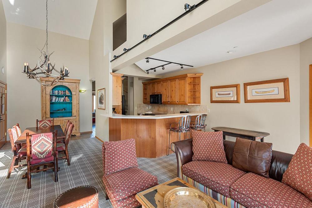 Chamonix 41, Snowmass Ski-in/ski-out W/washer/dryer/free Wifi Holiday home *