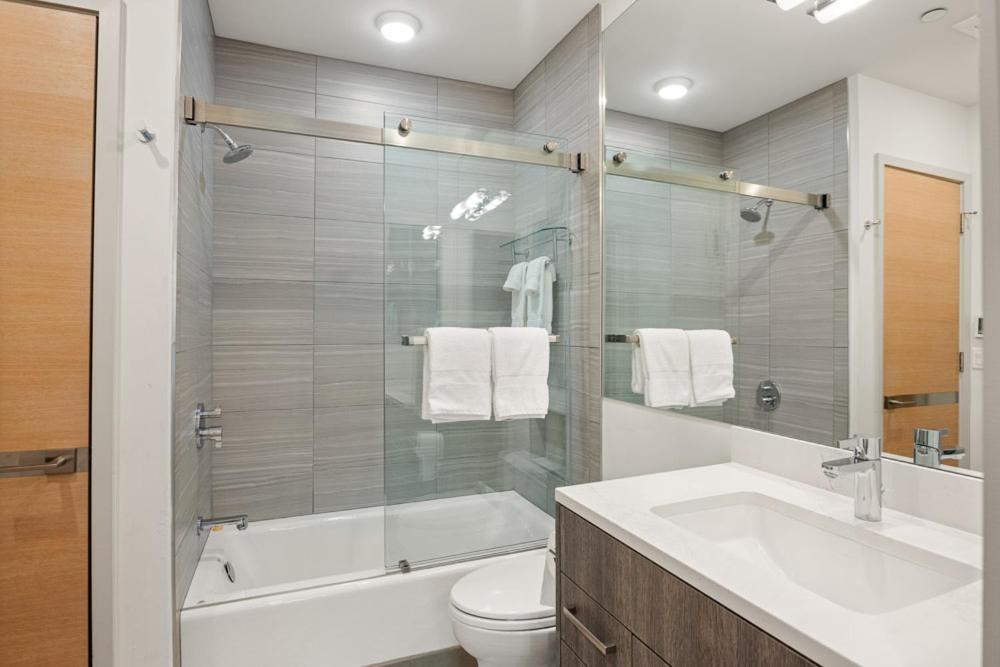 Chamonix 27, Snowmass Ski-in/ski-out With Pool, Hot Tub, Gym, Wifi & Washer/dryer Holiday home